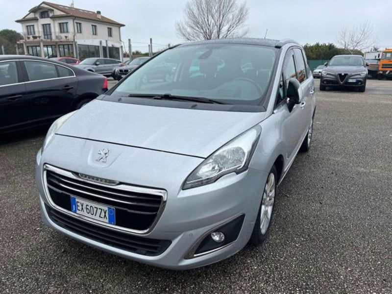 Peugeot 5008 1.6 HDi 115CV Allure