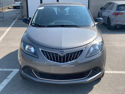 Lancia Ypsilon 1.0 FireFly 5 porte S&S Hybrid Ecochic Silver usata