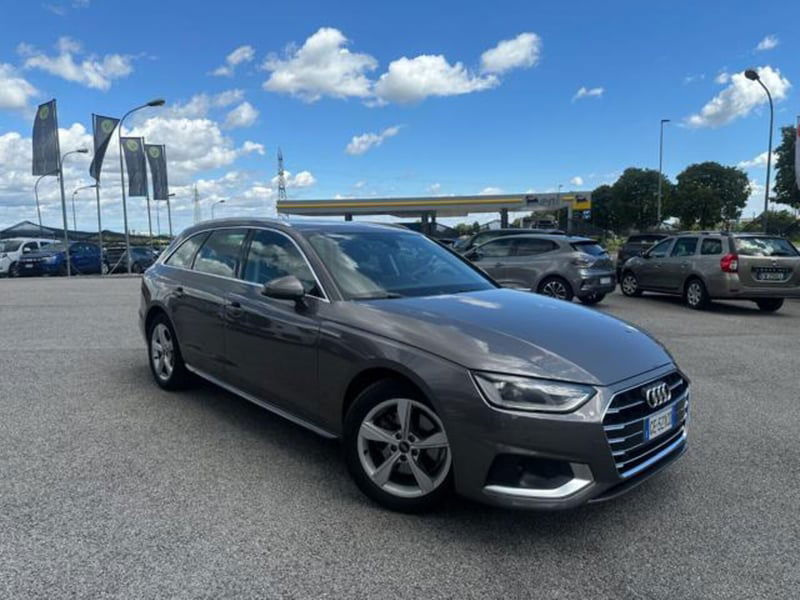 Audi A4 Avant 30 TDI/136 CV S tronic Business Advanced