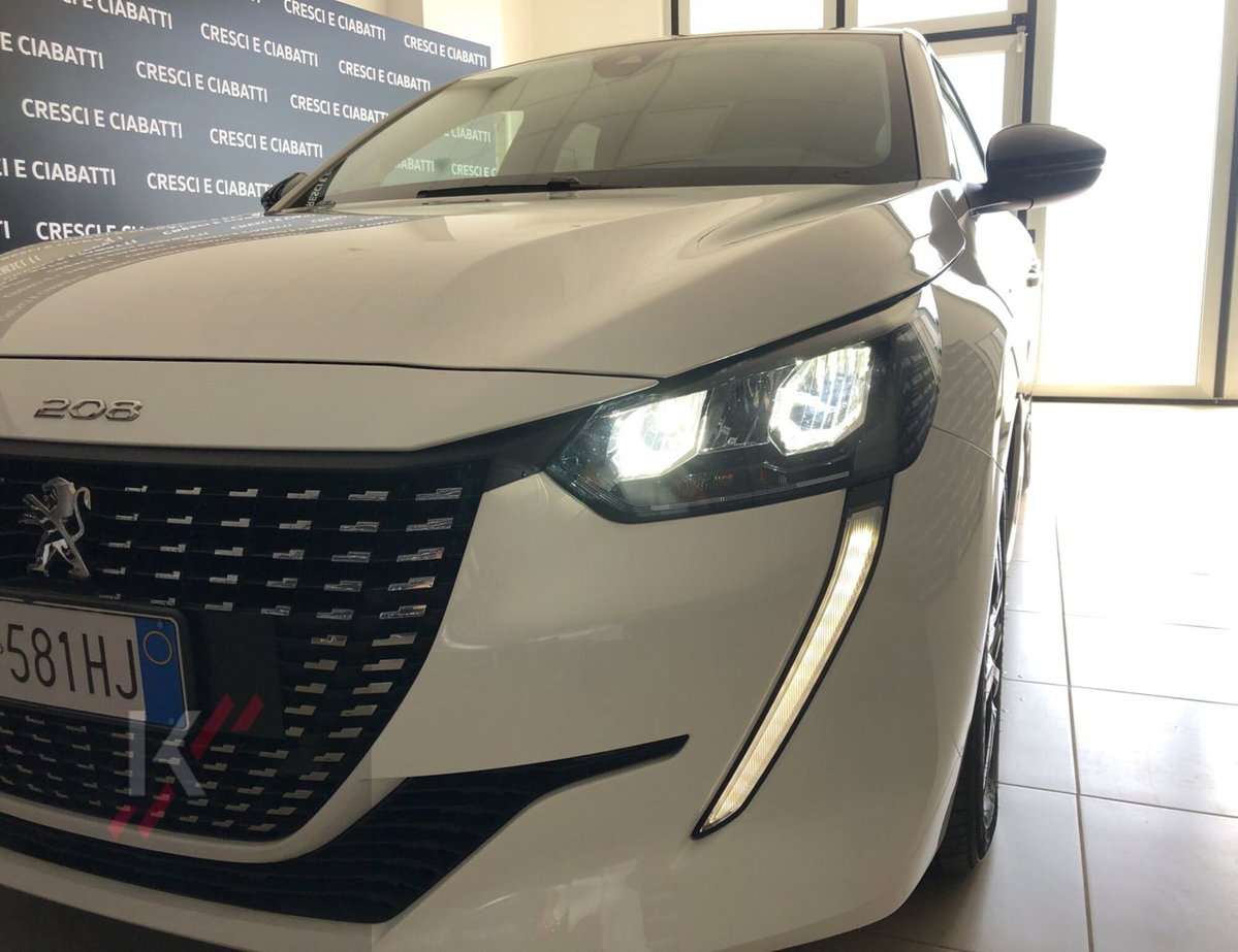 Peugeot 208 PureTech 100 Stop&Start EAT8 5 porte Allure Pack (5)