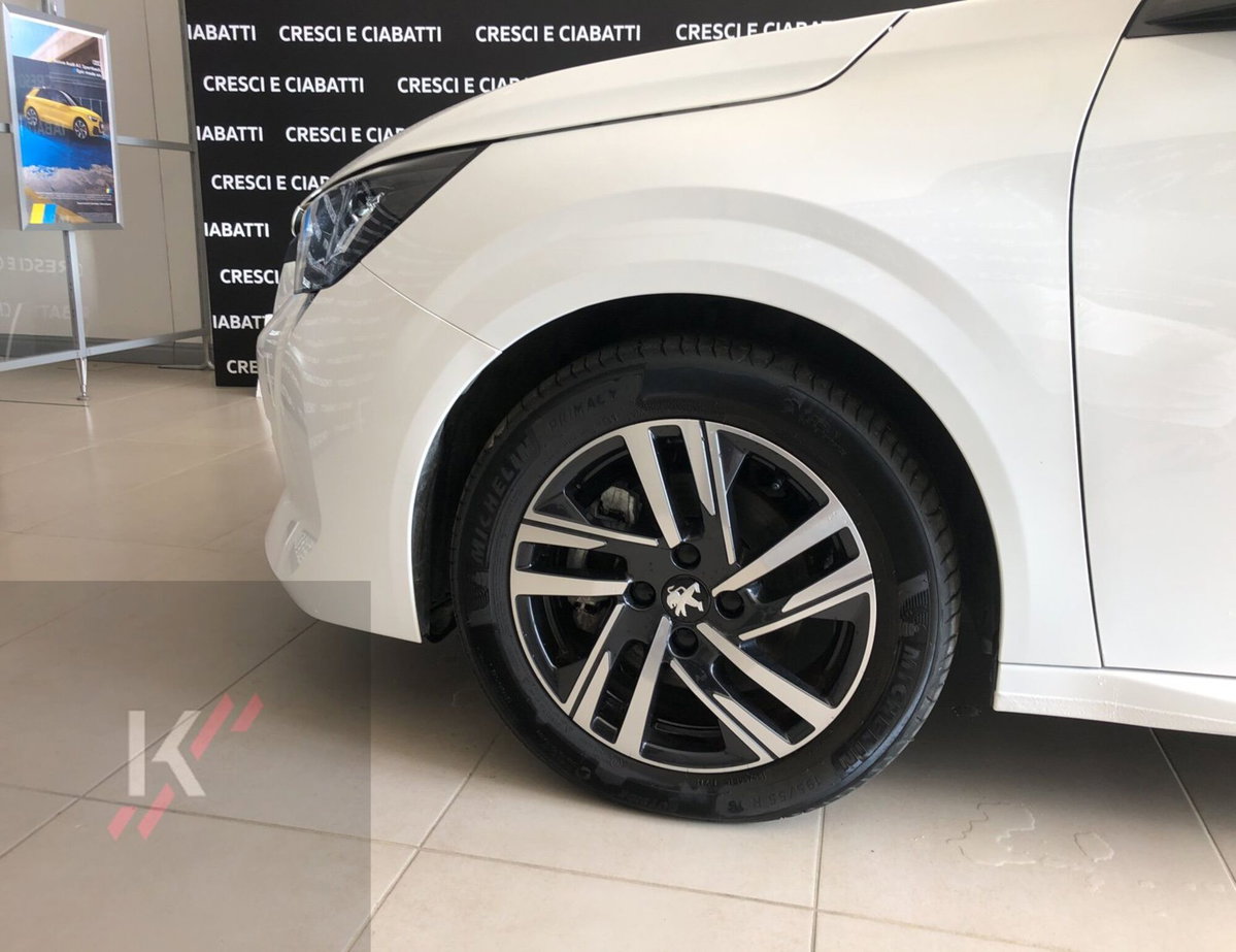 Peugeot 208 PureTech 100 Stop&Start EAT8 5 porte Allure Pack (7)