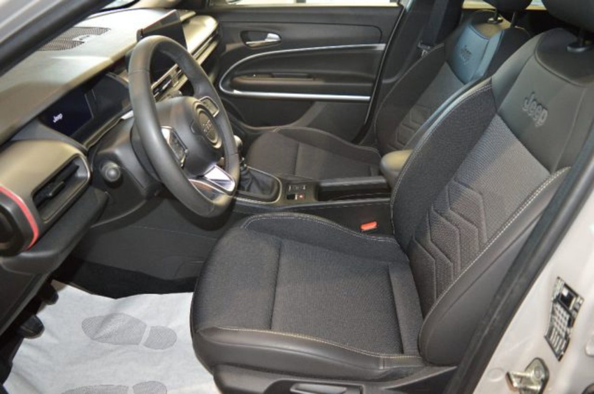 Jeep Avenger 1.2 turbo Summit fwd 100cv (12)