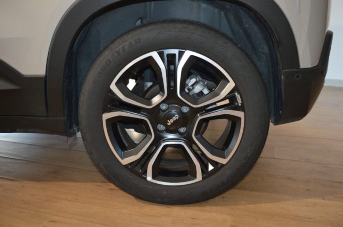 Jeep Avenger 1.2 turbo Summit fwd 100cv (7)