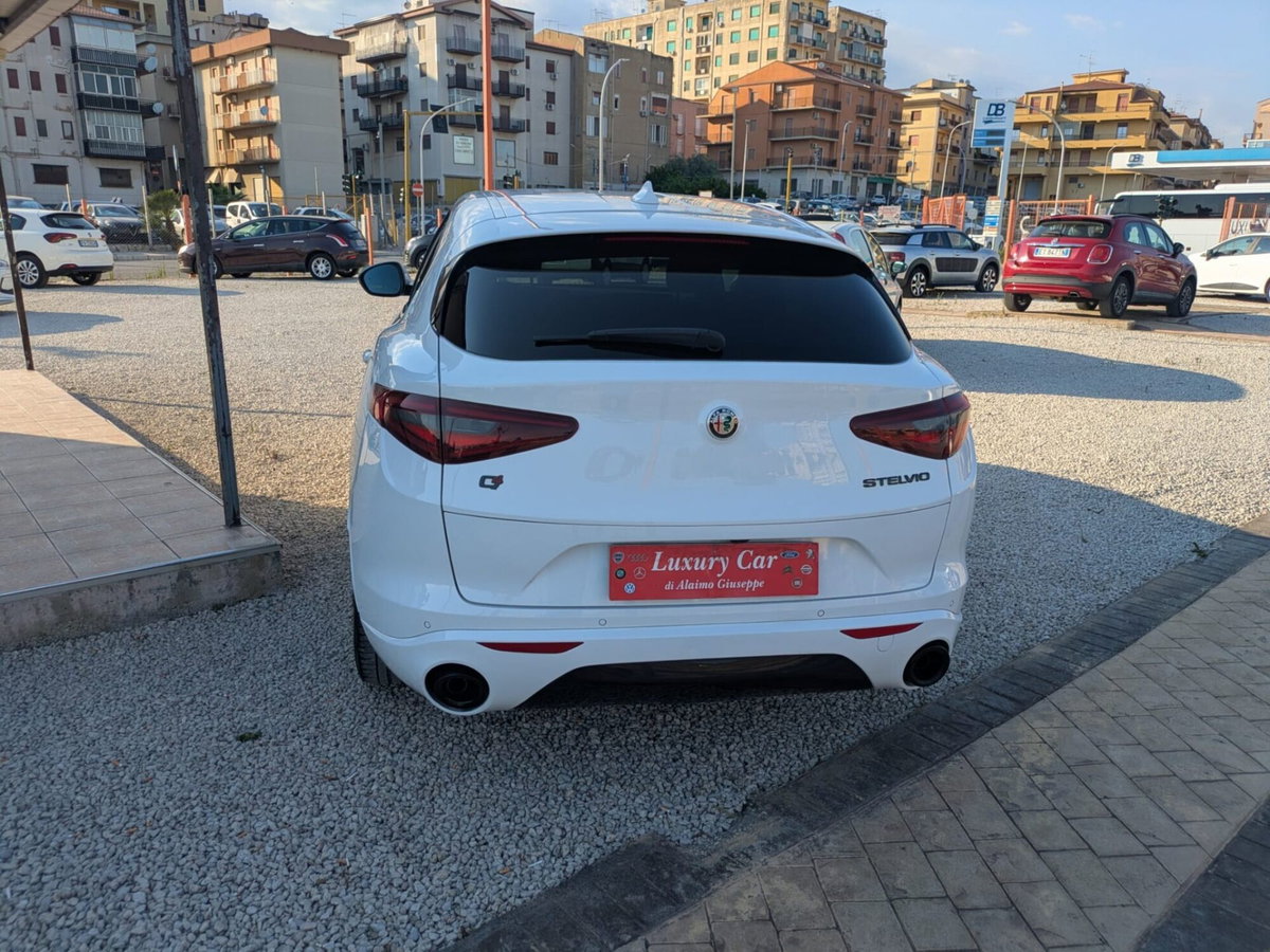 Alfa Romeo Stelvio Stelvio 2.2 Turbodiesel 210 CV AT8 Q4 Veloce (4)
