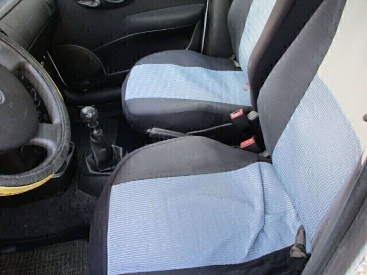 Fiat Punto 1.2 5 porte Active Natural Power (8)