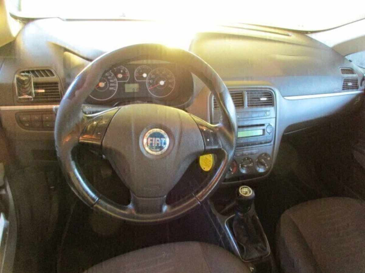 Fiat Grande Punto 1.4 3 porte Dynamic (6)