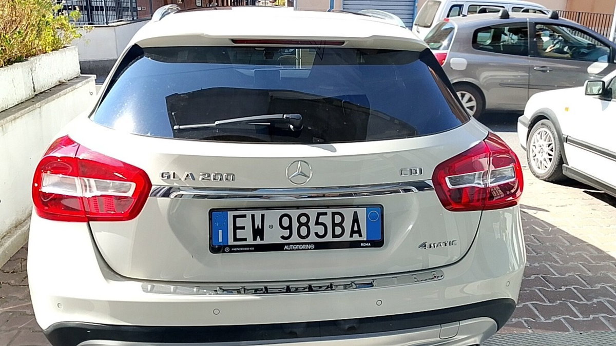 Mercedes-Benz GLA SUV 200 CDI Automatic 4Matic Executive (2)