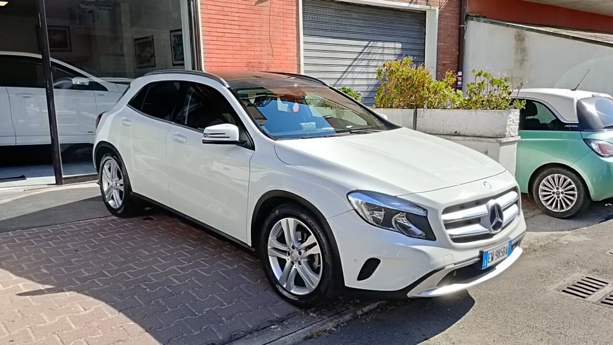 Mercedes-Benz GLA SUV 200 CDI Automatic 4Matic Executive (3)