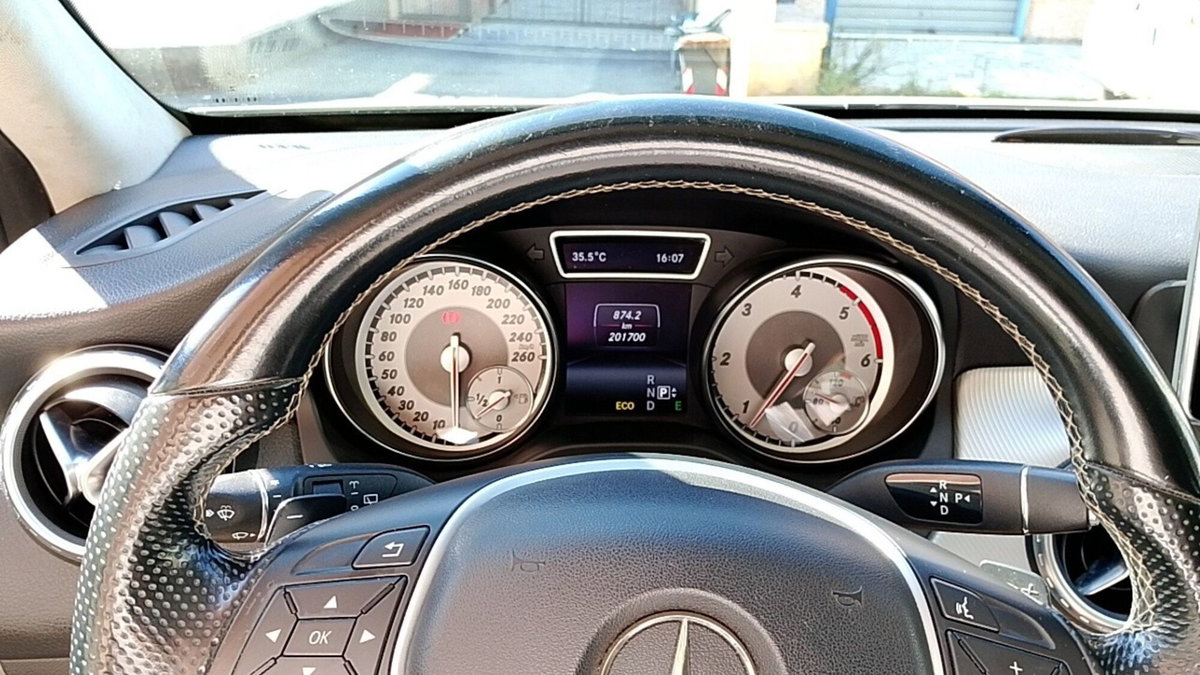 Mercedes-Benz GLA SUV 200 CDI Automatic 4Matic Executive (7)