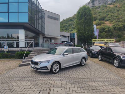 Skoda Octavia Station Wagon 2.0 TDI EVO SCR DSG Wagon Style usata
