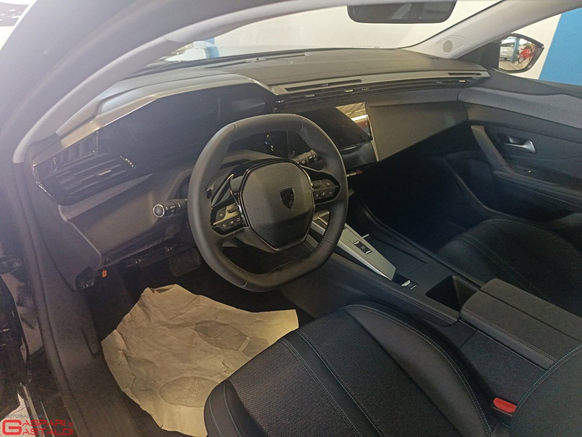 Peugeot 308 PureTech Turbo 130 S&S EAT8 Allure (7)