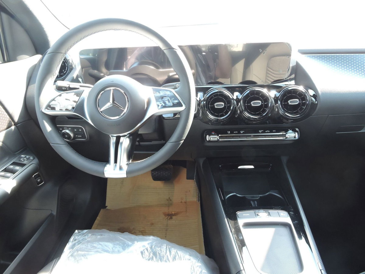 Mercedes-Benz GLA SUV 180 Advanced auto (10)