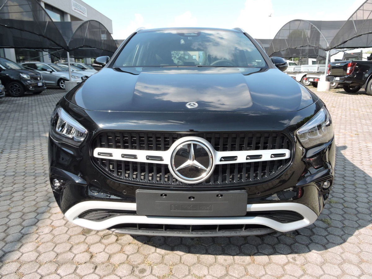 Mercedes-Benz GLA SUV 180 Advanced auto (2)