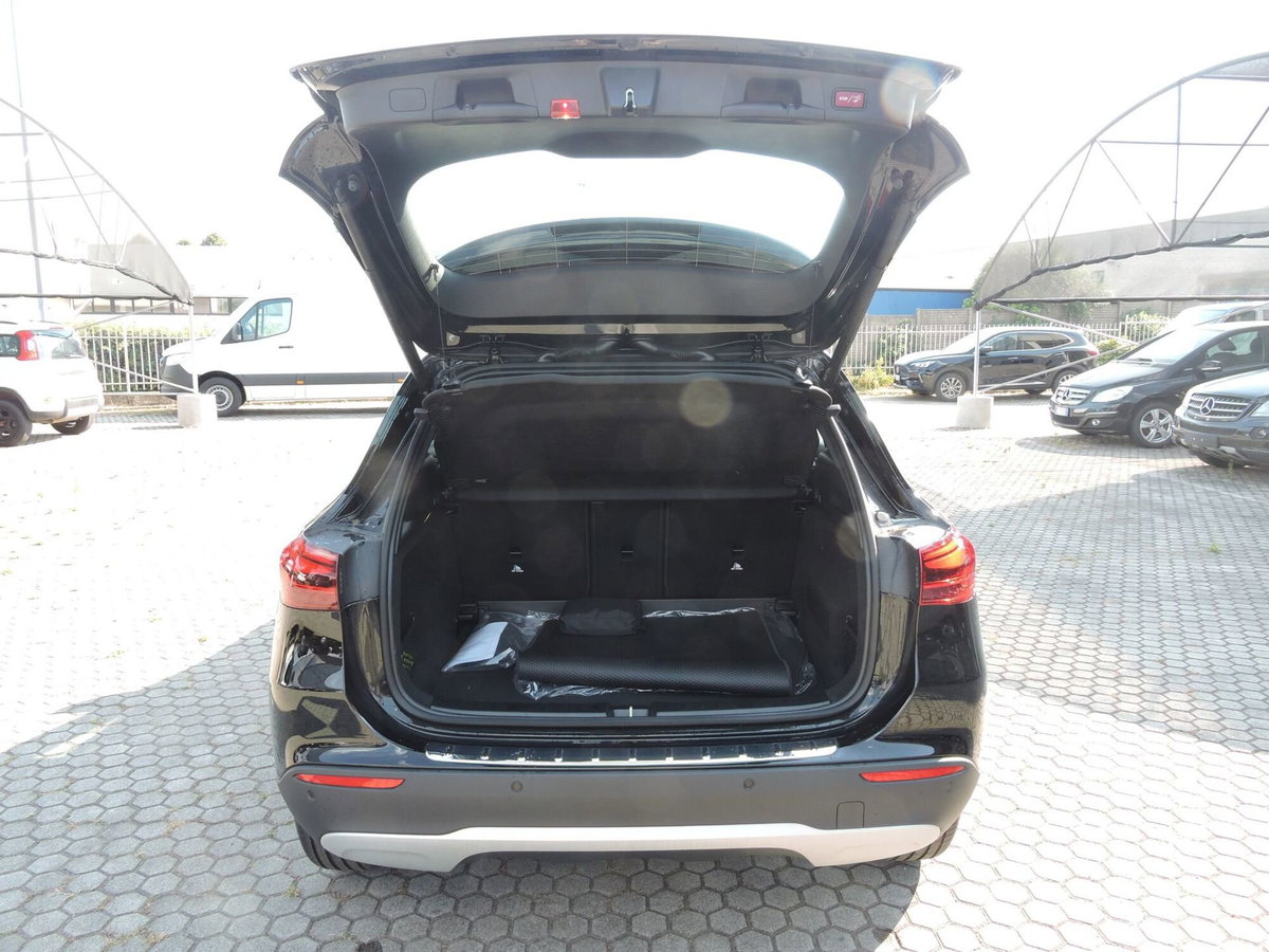 Mercedes-Benz GLA SUV 180 Advanced auto (8)