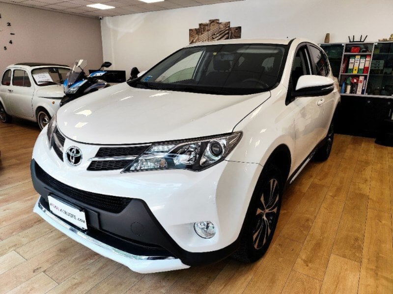 Toyota Rav4 D-4D 4WD Style White Ed.