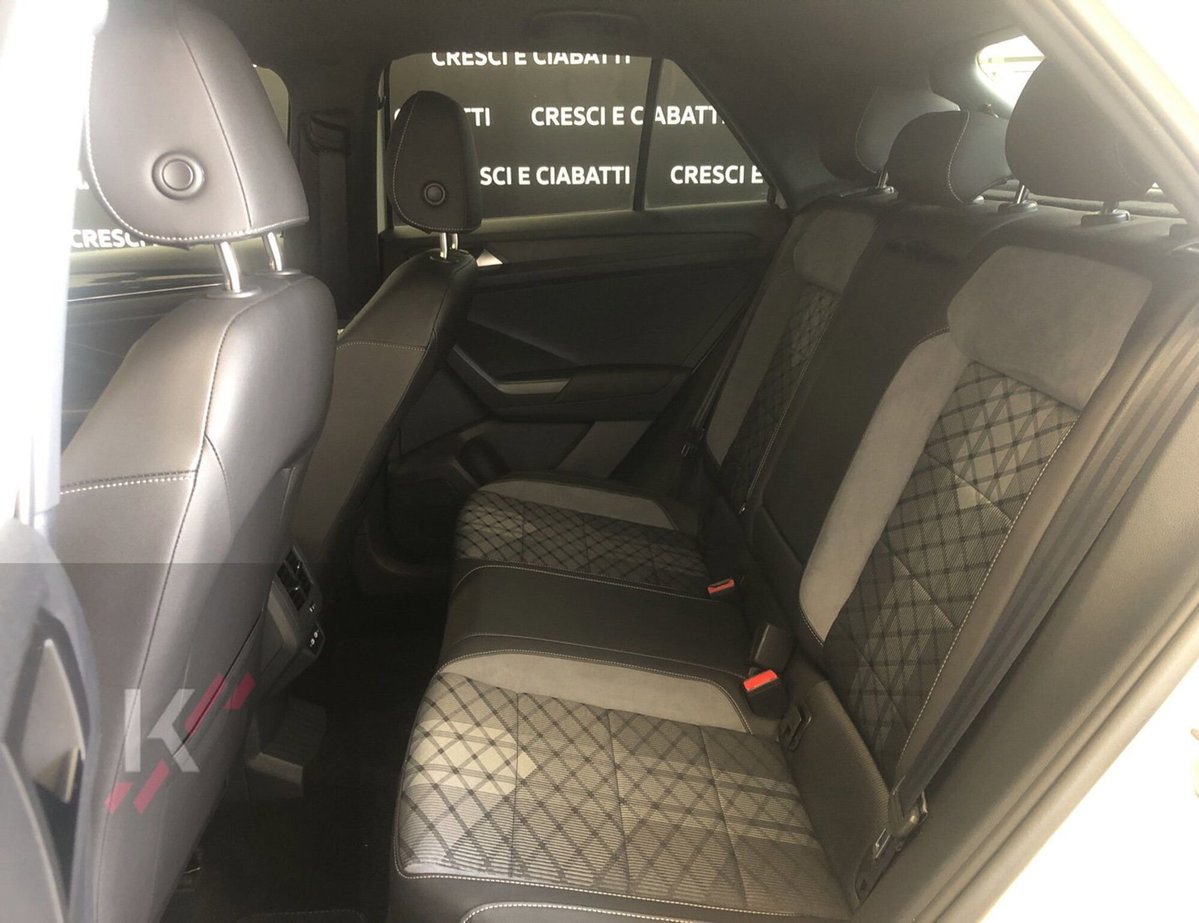 Volkswagen T-Roc 2.0 tdi R-Line 4motion 150cv dsg (9)