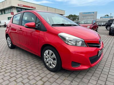 Toyota Yaris 1.D-4D 5 porte Lounge usata