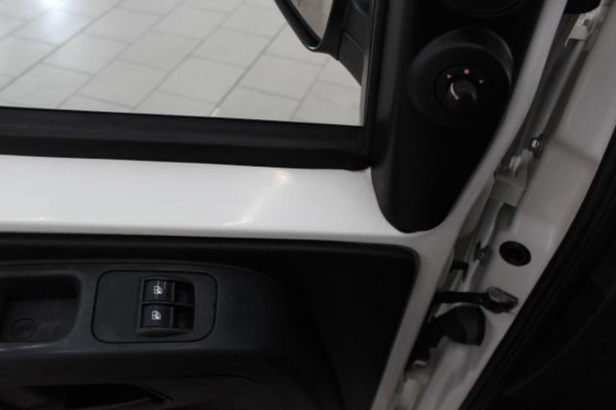 Fiat Fiorino 1.3 MJT 80CV Combi Semi SX (18)