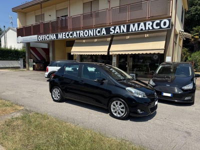 Toyota Yaris 1.3 5 porte Lounge usata