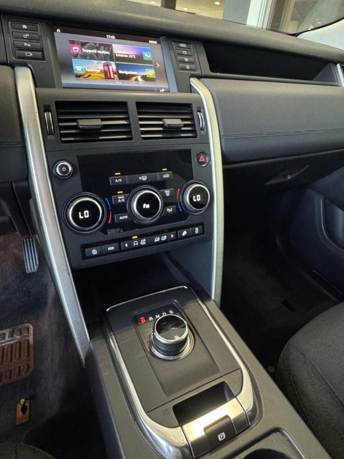 Land Rover Discovery Sport 2.0 TD4 150 CV SE (13)