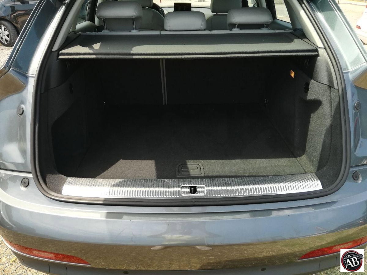 Audi Q3 2.0 TDI 177 CV quattro S tronic (9)