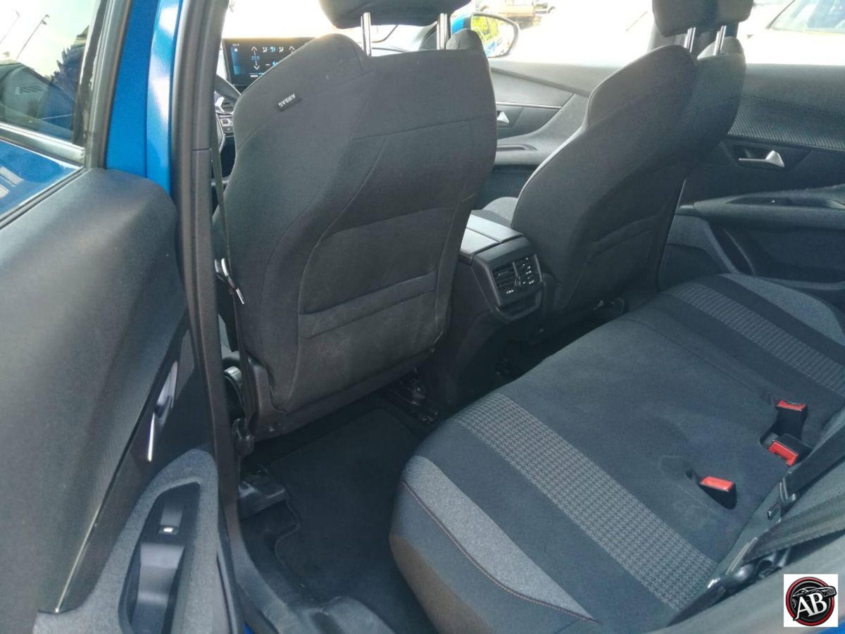 Peugeot 3008 BlueHDi 130 S&S EAT8 GT Line (17)