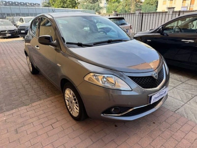 Lancia Ypsilon 1.2 69 CV 5 porte Silver