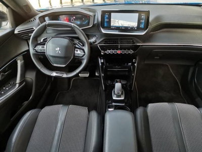 Peugeot 2008 PureTech 130 S&S EAT8 GT Pack (16)
