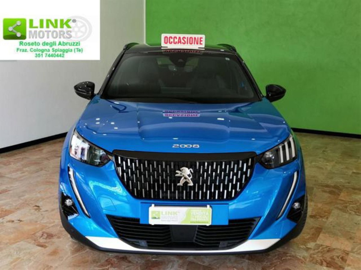 Peugeot 2008 PureTech 130 S&S EAT8 GT Pack (2)