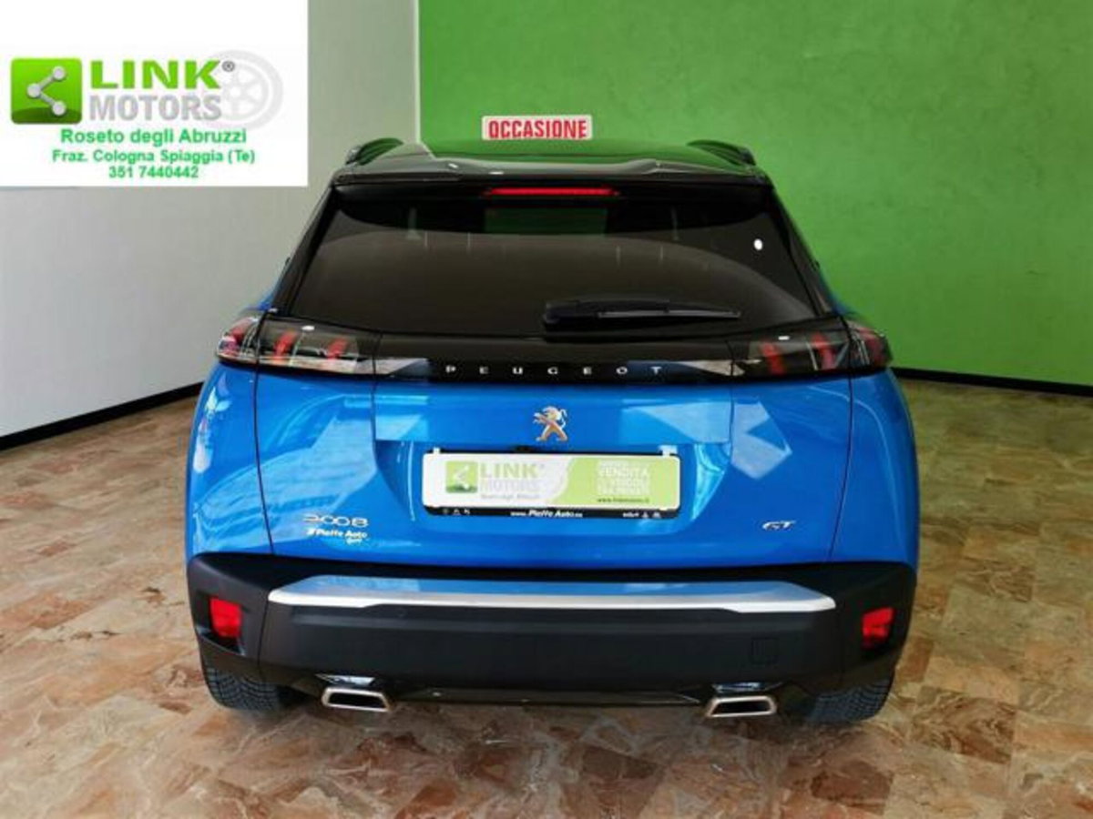 Peugeot 2008 PureTech 130 S&S EAT8 GT Pack (4)