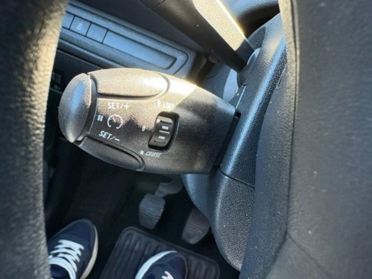 Peugeot 208 HDi 68 CV 5 porte Active (14)