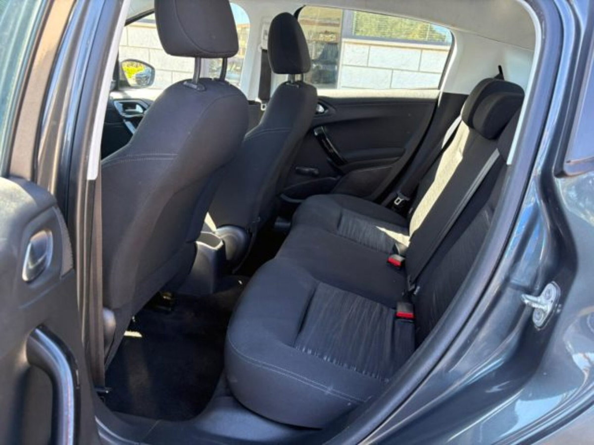 Peugeot 208 HDi 68 CV 5 porte Active (8)