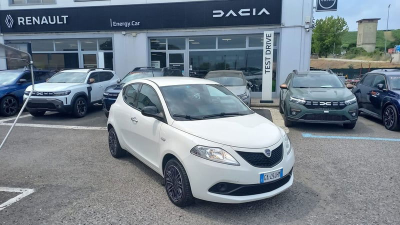 Lancia Ypsilon 1.2 69 CV 5 porte GPL Ecochic Monogram