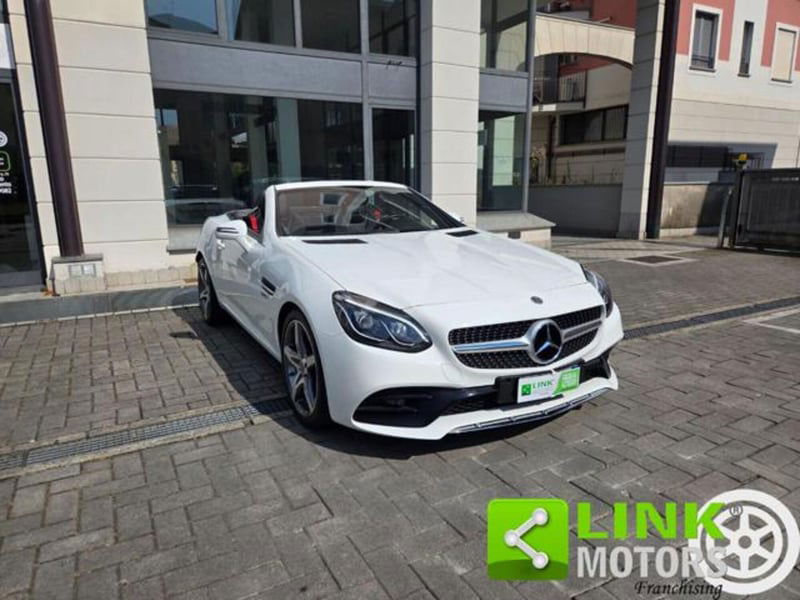 Mercedes-Benz SLC 200 AMG line