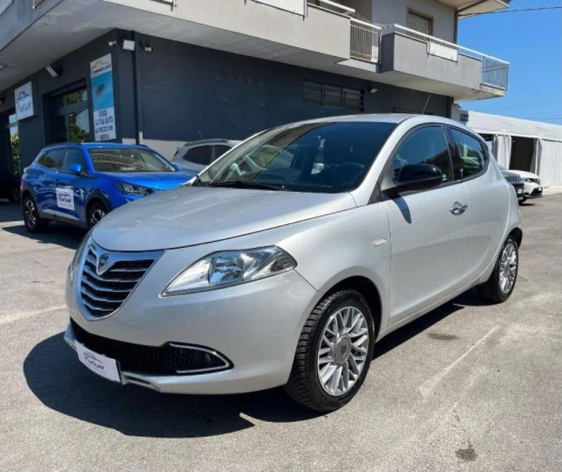 Lancia Ypsilon 1.2 69 CV 5 porte Silver