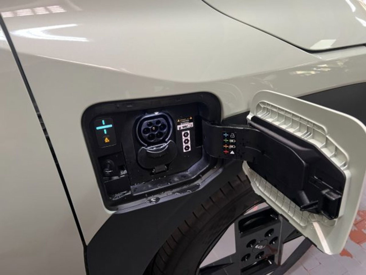 Kia EV3 81,4 kWh Air (18)