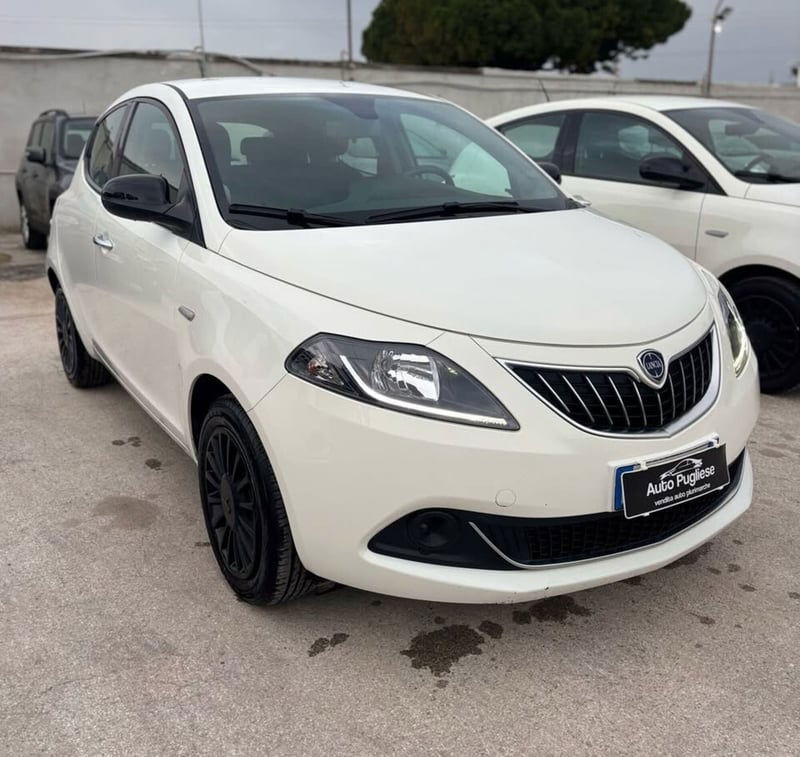 Lancia Ypsilon 1.0 FireFly 5 porte S&S Hybrid Silver Plus