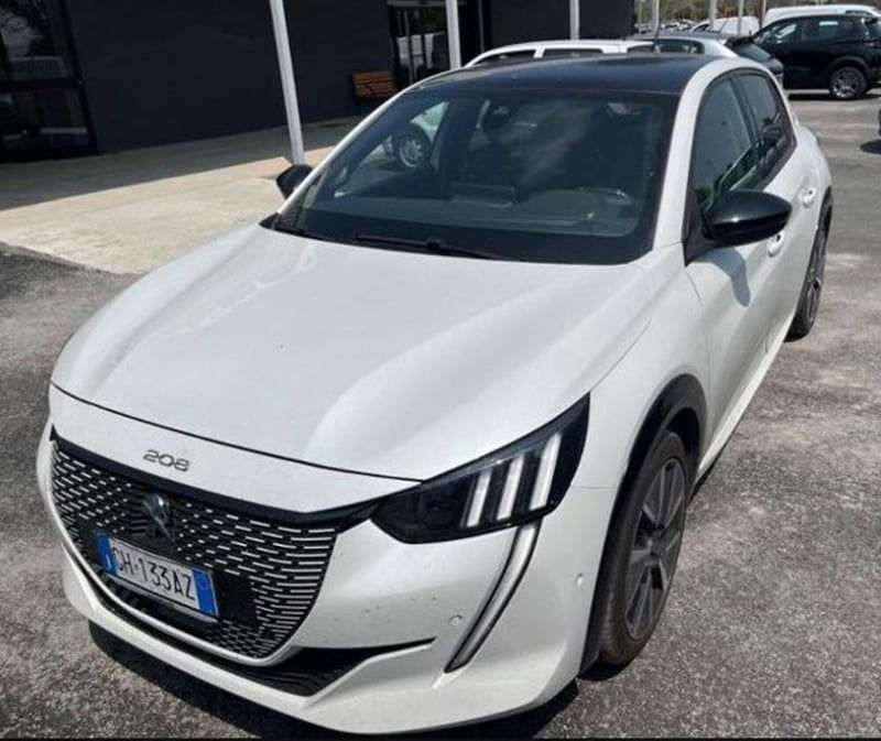 Peugeot 208 motore elettrico 136 CV 5 porte GT Pack
