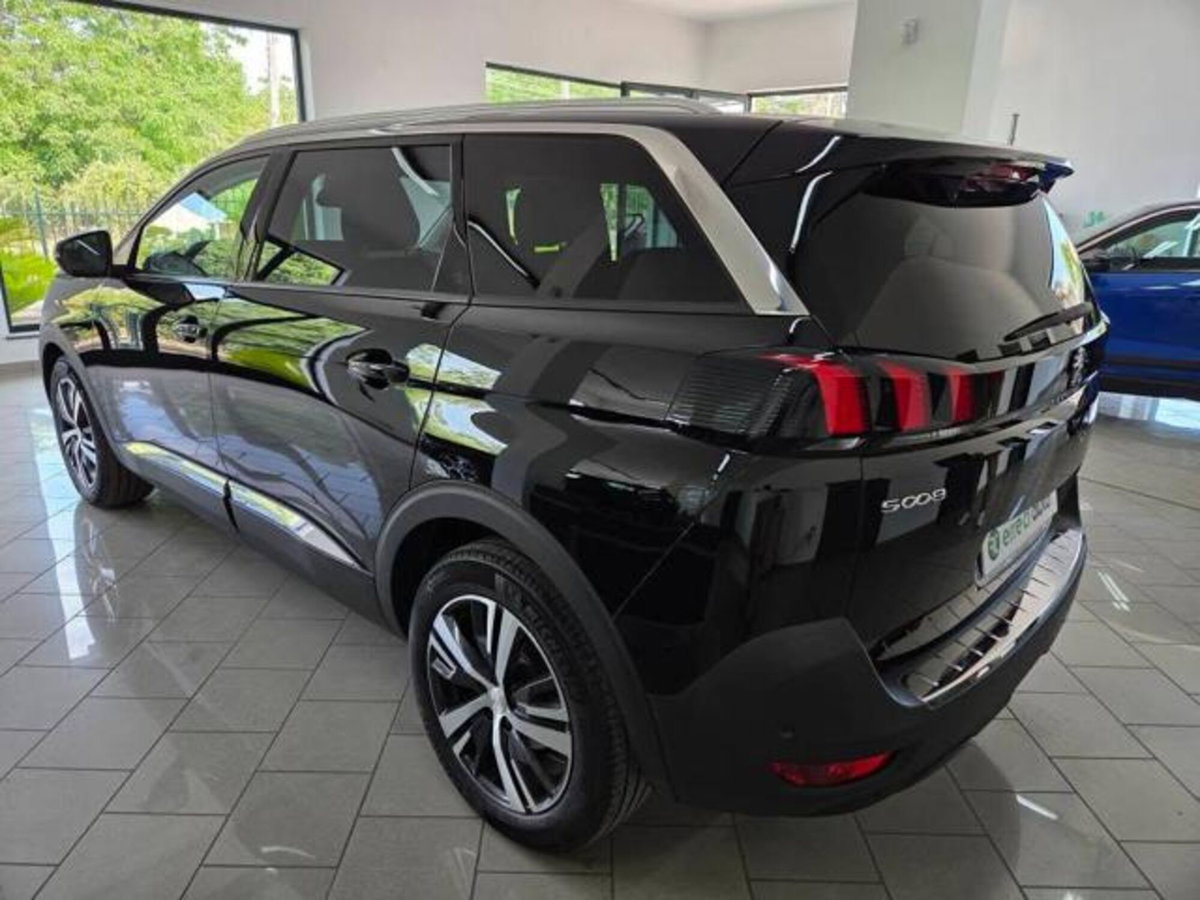 Peugeot 5008 1.5 bluehdi Allure Pack s&s 130cv eat8 (9)