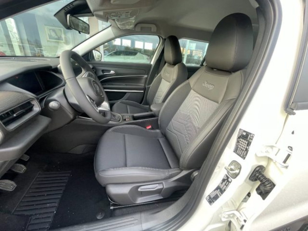 Jeep Avenger 1.2 turbo Altitude fwd 100cv (12)