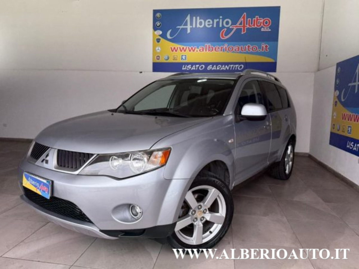 Mitsubishi Outlander 2.0 DI-D Instyle 7 p.ti DPF