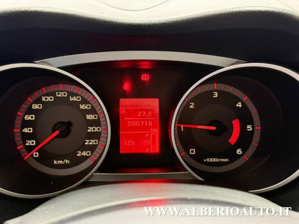 Mitsubishi Outlander 2.0 DI-D Instyle 7 p.ti DPF (16)