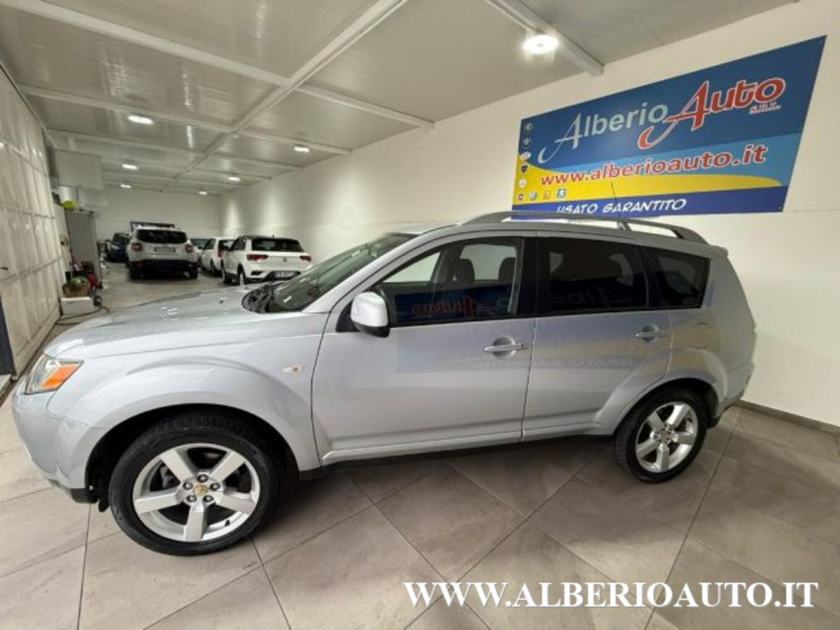 Mitsubishi Outlander 2.0 DI-D Instyle 7 p.ti DPF (5)