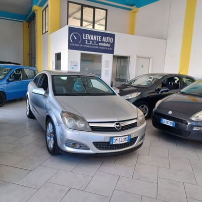 Opel Astra GTC 1.7 CDTI 125CV 3 porte Cosmo usata