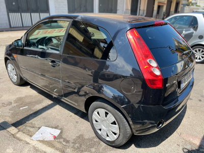 Ford Fiesta 1.4 TDCi 68CV 3 porte Titanium (2)