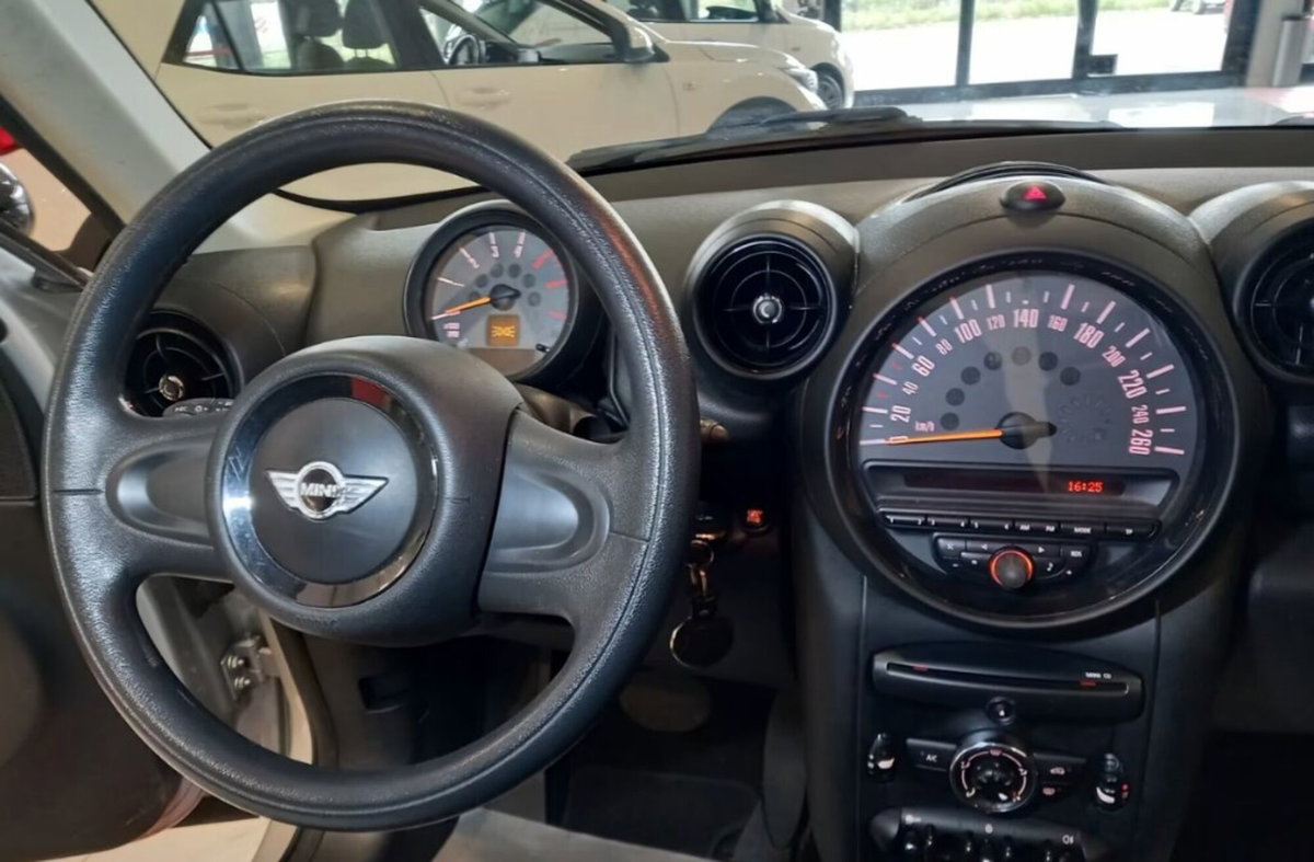 MINI Mini Countryman 1.6 Cooper D Business Countryman (14)