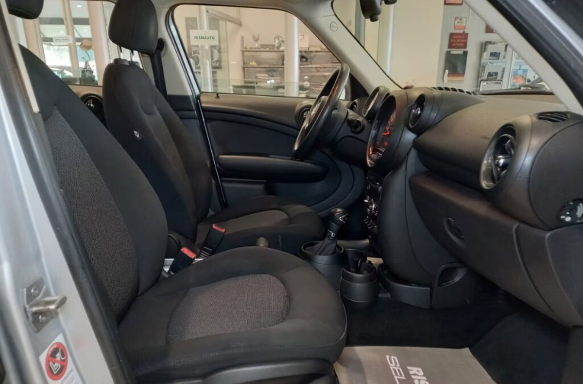 MINI Mini Countryman 1.6 Cooper D Business Countryman (19)