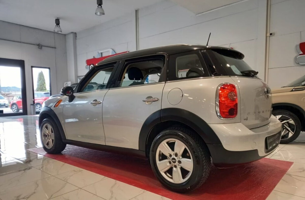 MINI Mini Countryman 1.6 Cooper D Business Countryman (2)