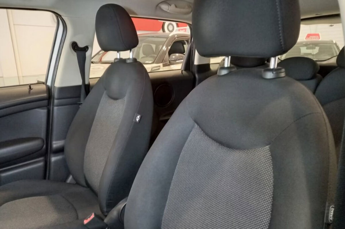 MINI Mini Countryman 1.6 Cooper D Business Countryman (9)