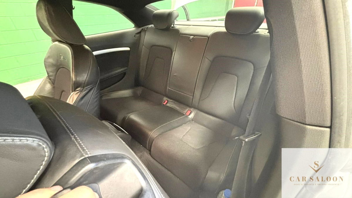Audi A5 Coupé 2.0 TFSI 211 CV multitronic Ambiente (11)